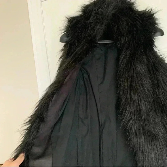 Zara - Long faux  fur Black sleeveless Vest, Sleeveless jacket top- Sz S - Picture 3 of 7